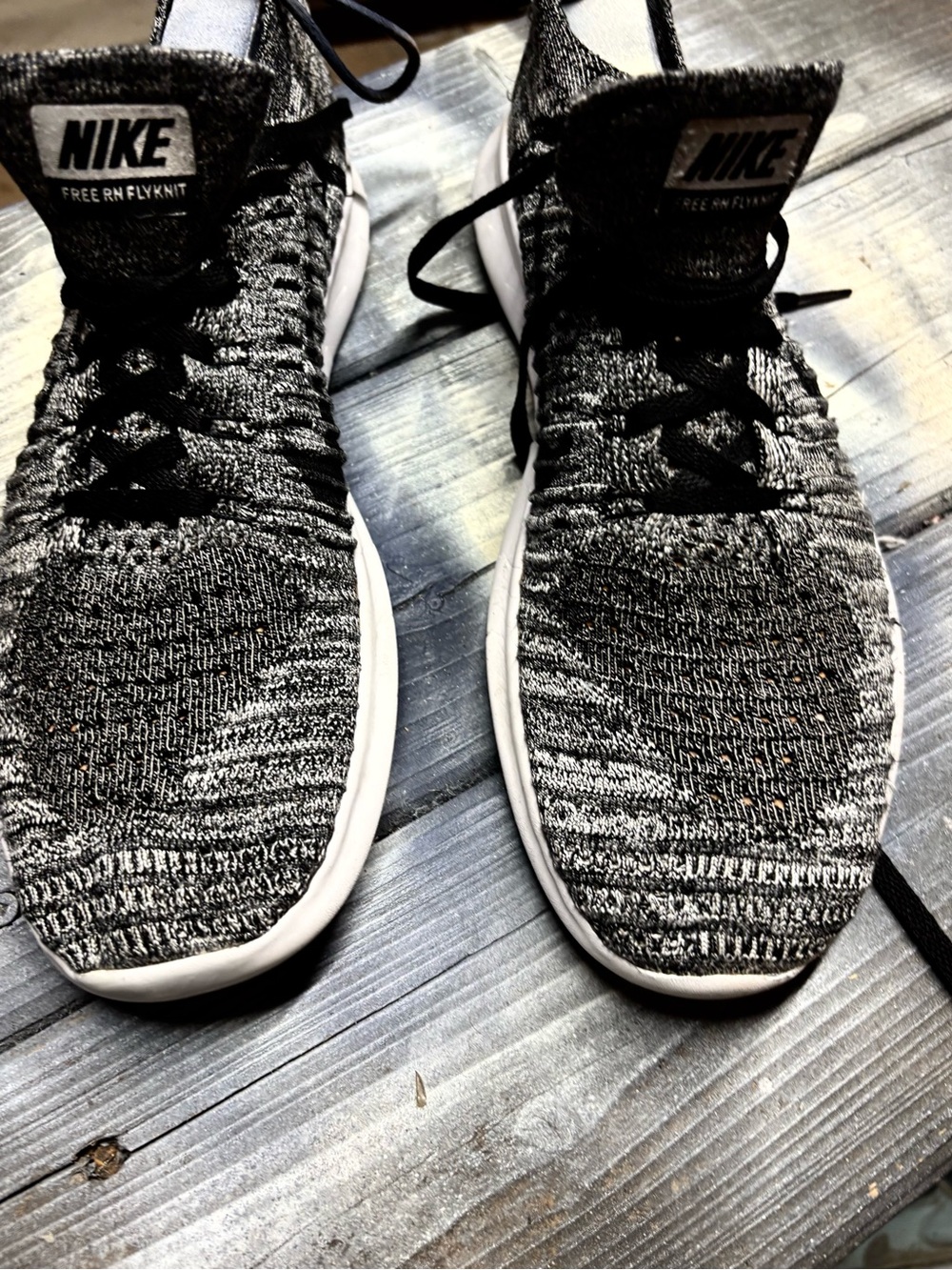 Nike Men’s Black and White Flyknit Free RN Athletic Shoes womens 10
